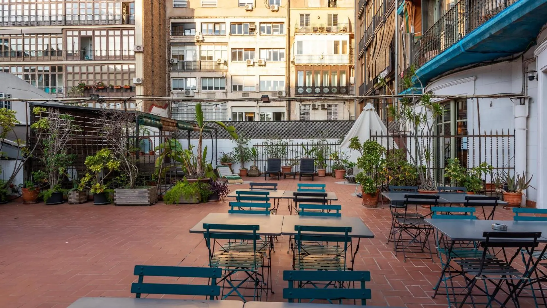 Hostel The Central House Barcelona Gracia Spain