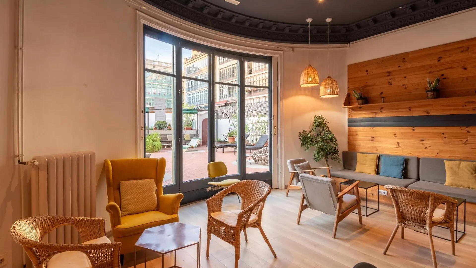 The Central House Barcelona Gracia Hostel
