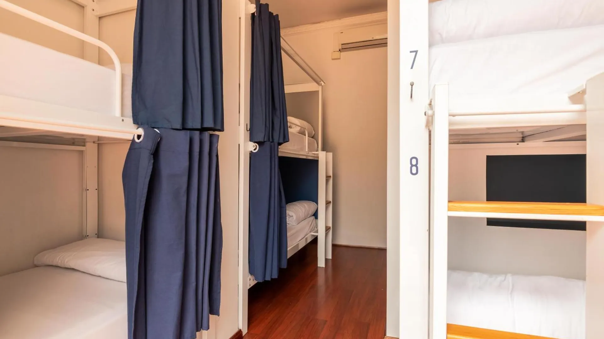 Hostel The Central House Barcelona Gracia Spain